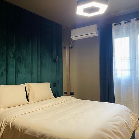 Dea'S Apartment: Hidden Gem Tirana Exterior photo