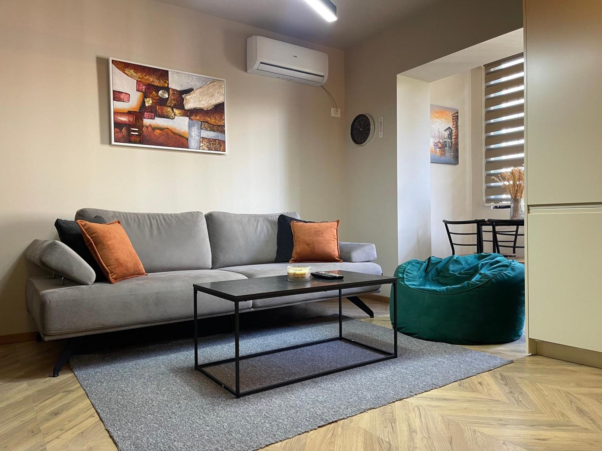 Dea'S Apartment: Hidden Gem Tirana Exterior photo